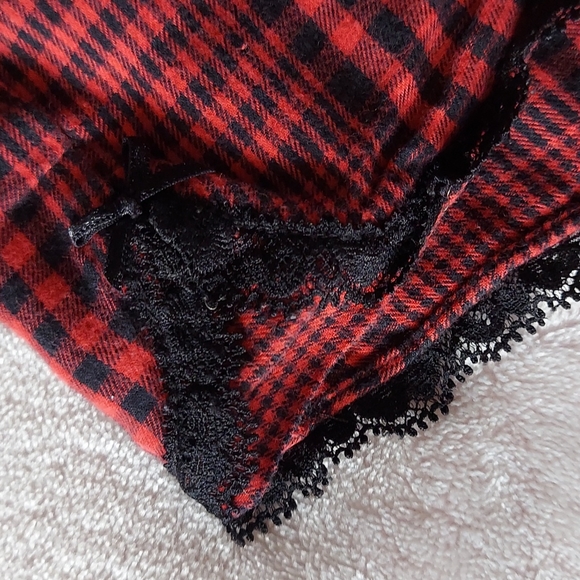 2014 VS "Kiss Me Goodnight" Red & Black Plaid Tank Shorts Sleep Set - Picture 9 of 11